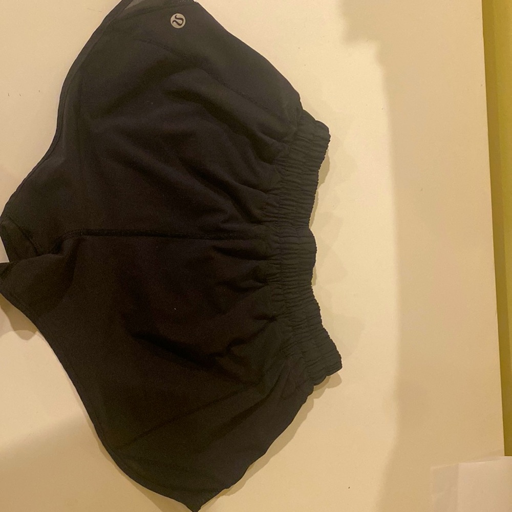 Lululemon hottie hot shorts size size 4 worn once perfect condition